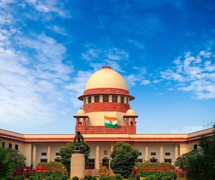 SC से आधार और वोटर ID मान्य
